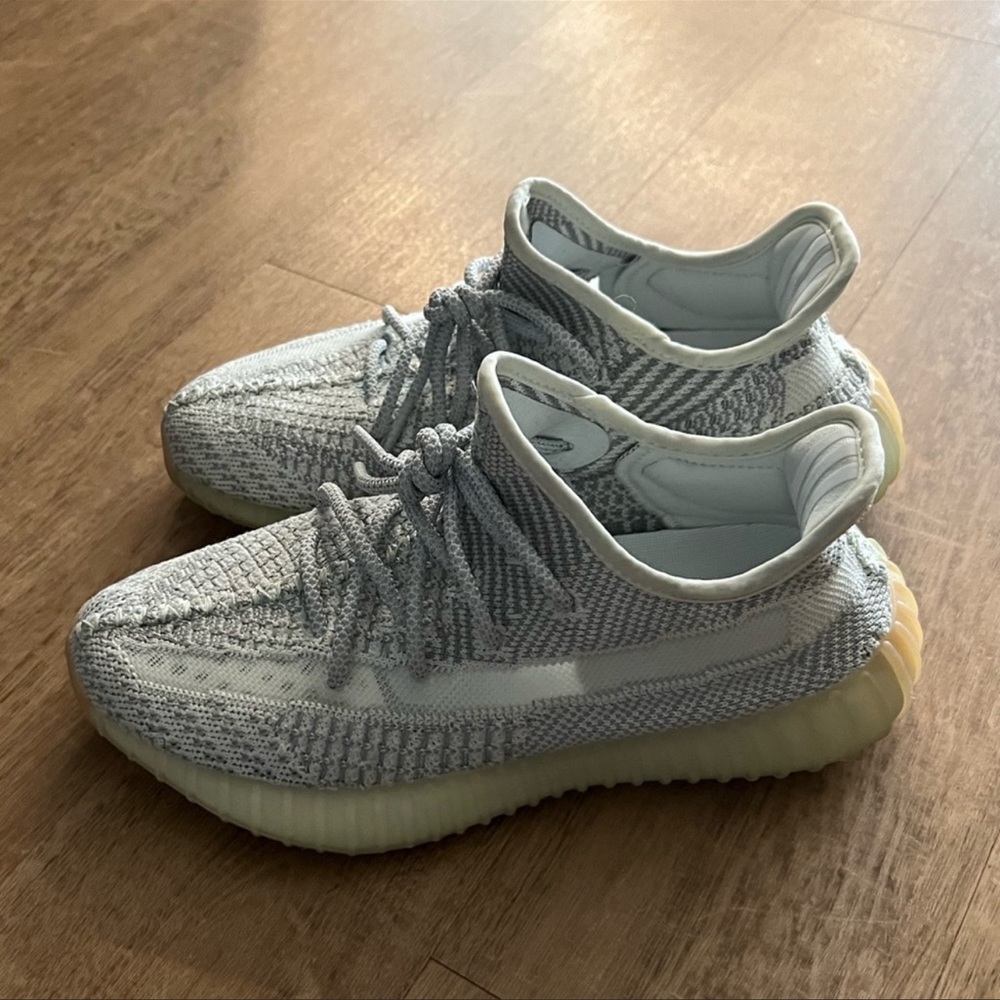 Yeezy 350 v2